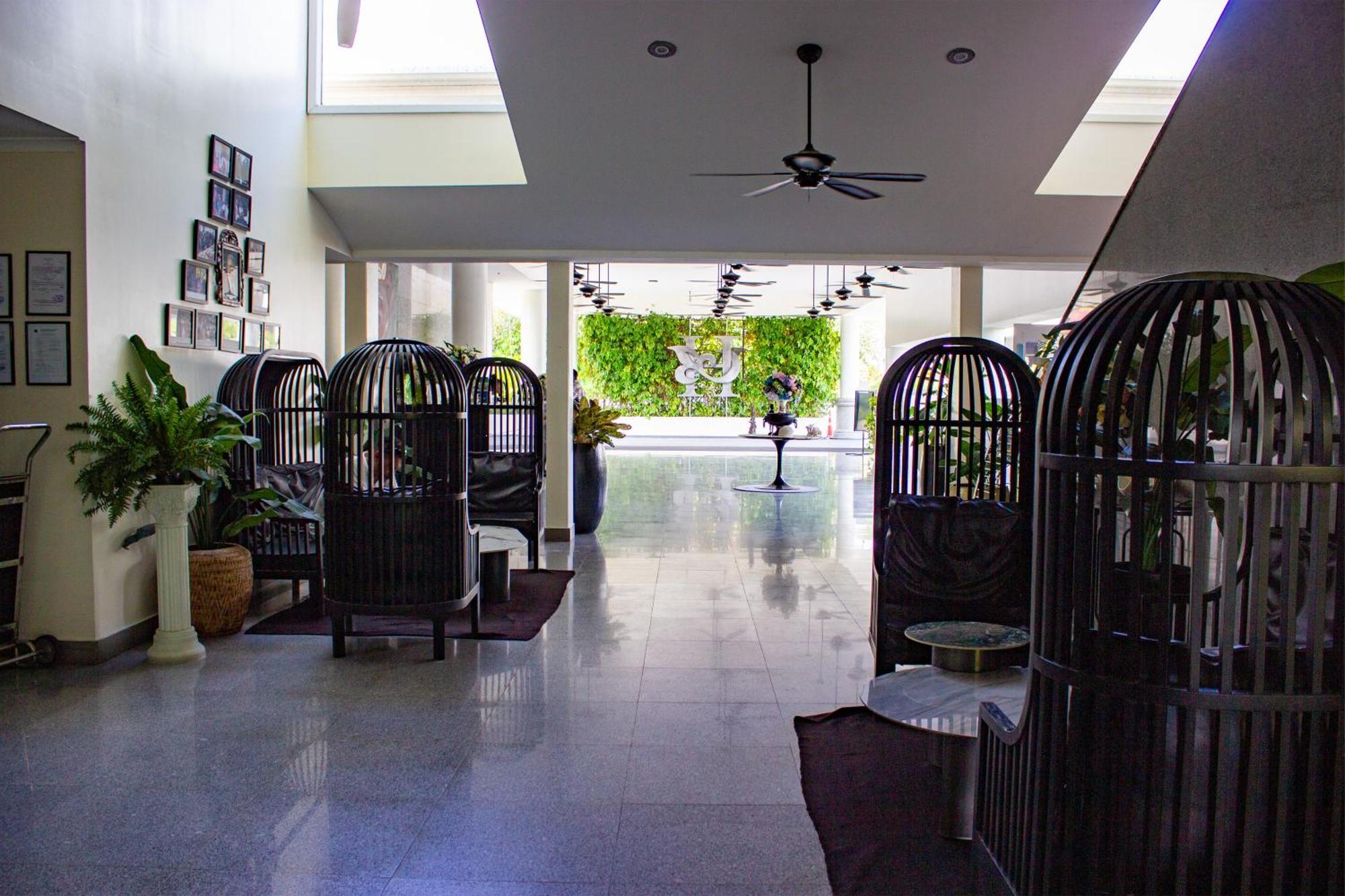 Heritage Park Hotel Honiara Exterior photo